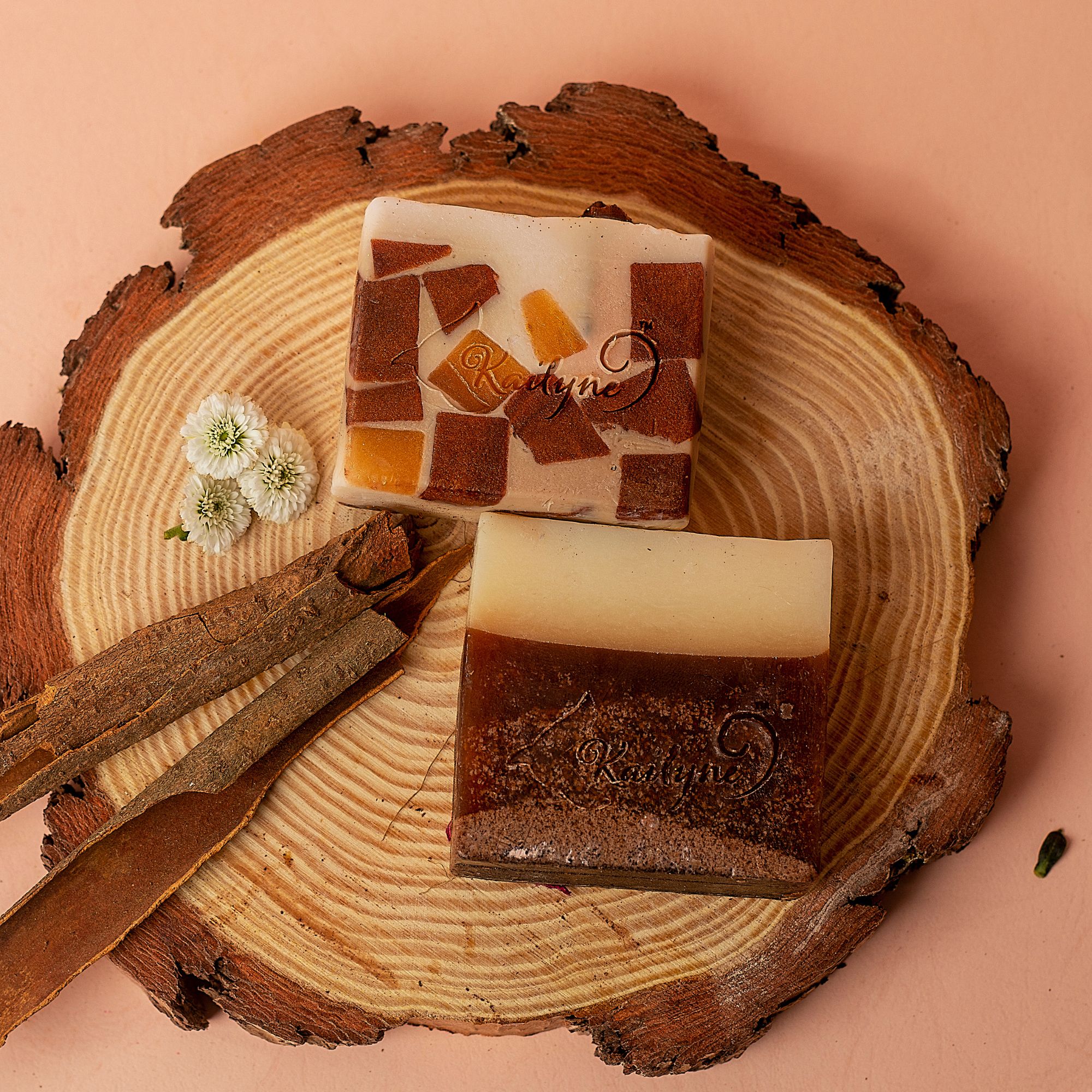 Melt and Pour Cinamon Vanilla Woddy Paradise