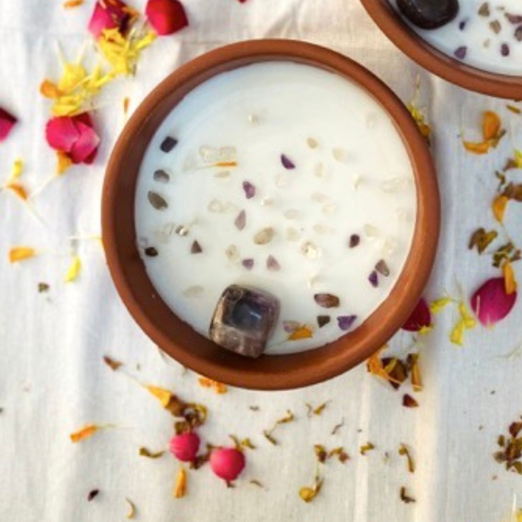 Nalika XL Indoor Outdoor Candles | 5 and 7 wick | Citronella and Peppermint - Image 2