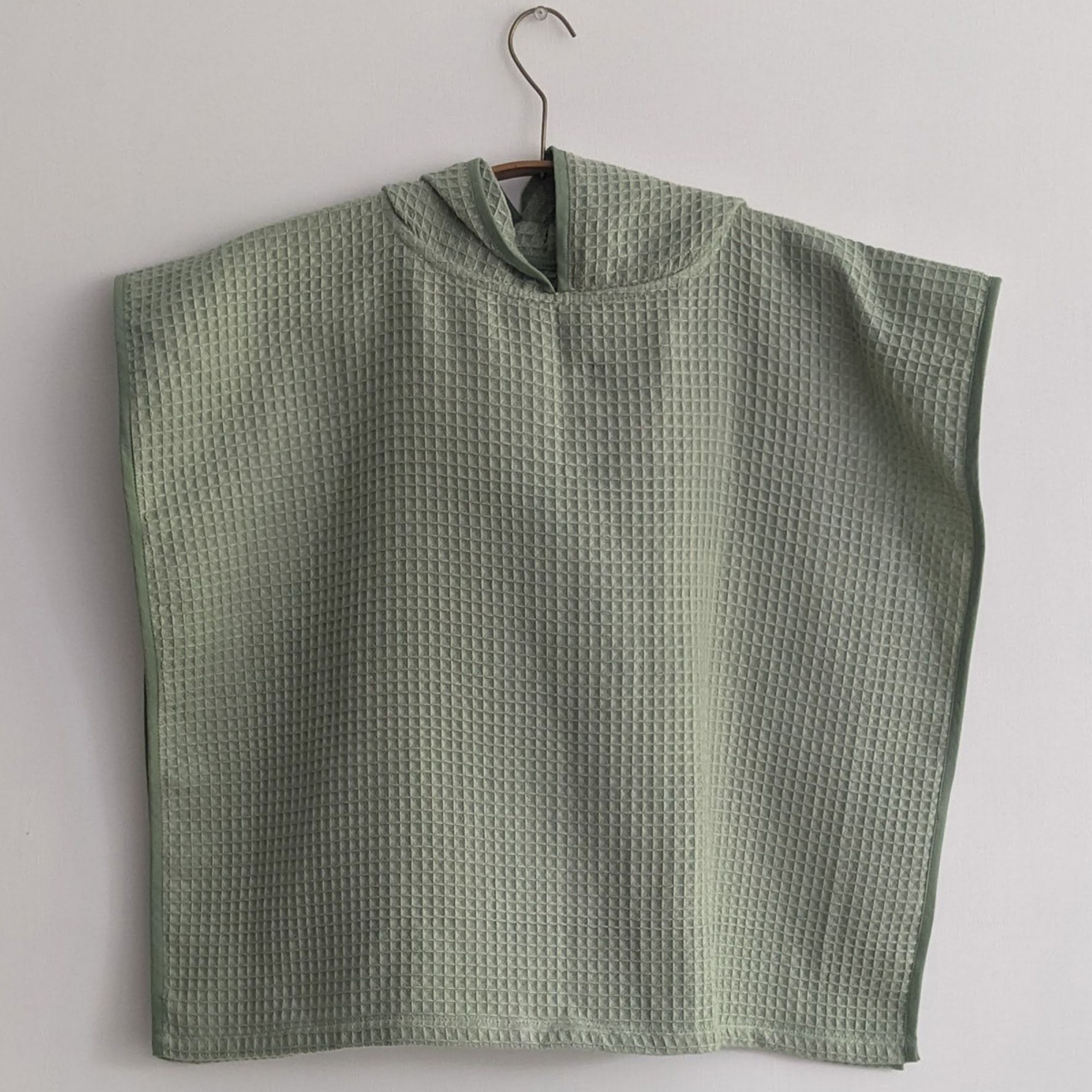 WHITEWATER KIDS ORGANIC WAFFLE HOODED PONCHO TOWEL SET - MINT - Image 2